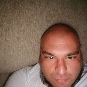 Meet your Posher, Javier